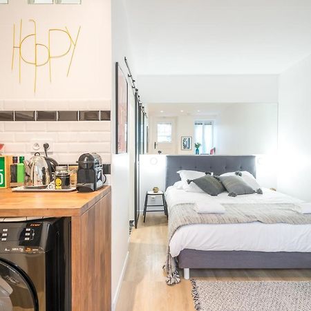 Апартаменты Happy Days - Eiffel Studio & Terrasse Париж Экстерьер фото